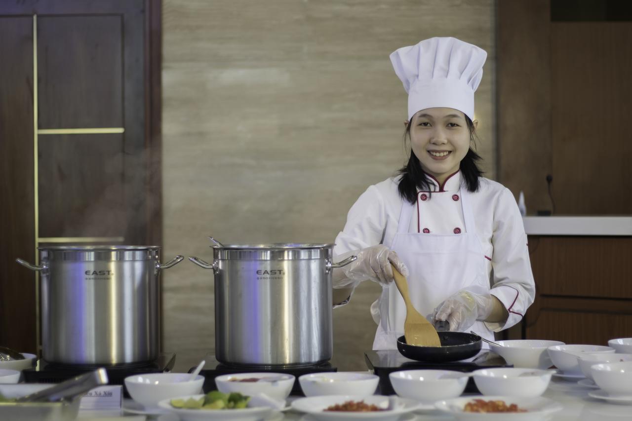 Khanh Linh Hotel Плейку Экстерьер фото